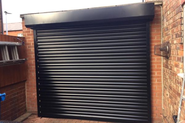 roller Shutter black